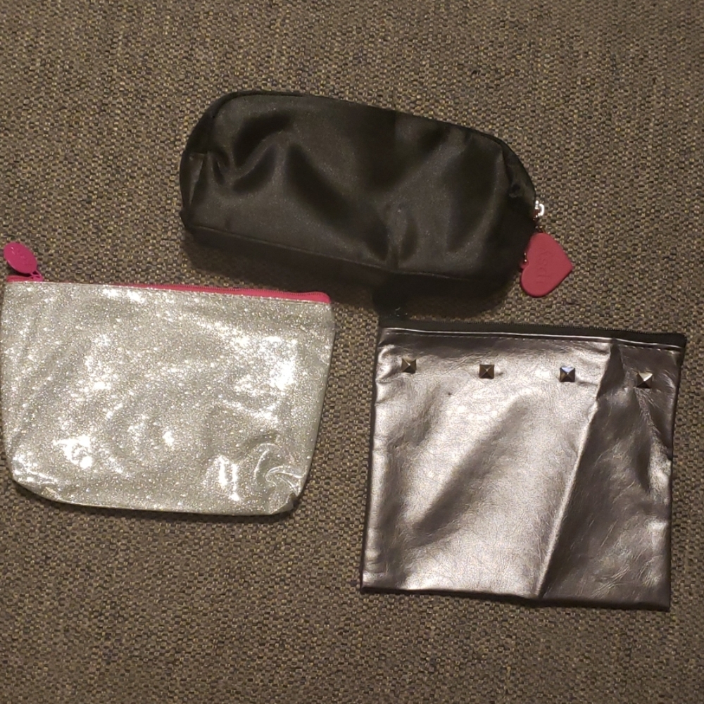Ipsy makeup bags bundle